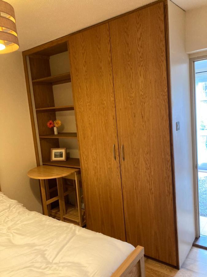 Апартаменты Double Bed Self Contained Annexe 14B Is To The Right Of The Main House Солсбери Экстерьер фото