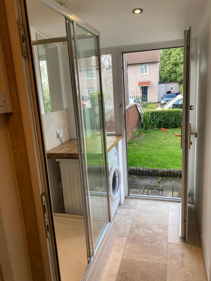 Апартаменты Double Bed Self Contained Annexe 14B Is To The Right Of The Main House Солсбери Экстерьер фото